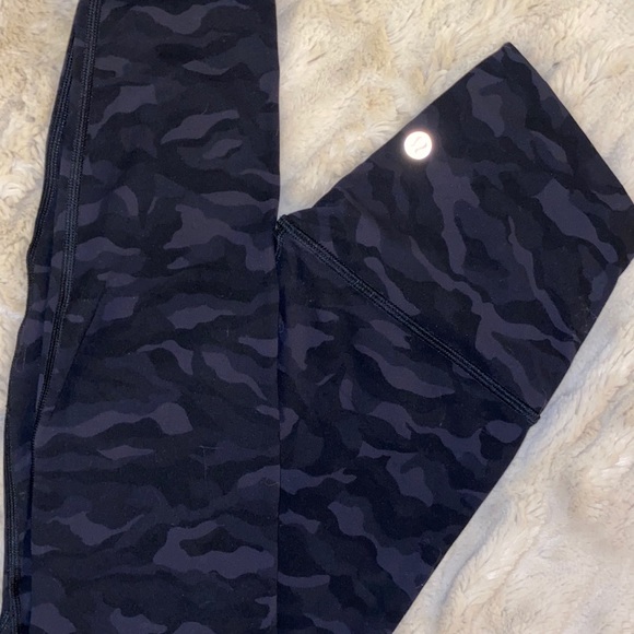 𝐶𝑎𝑚𝑜 𝐿𝑒𝑔𝑔𝑖𝑛𝑔𝑠 - Picture 5 of 6